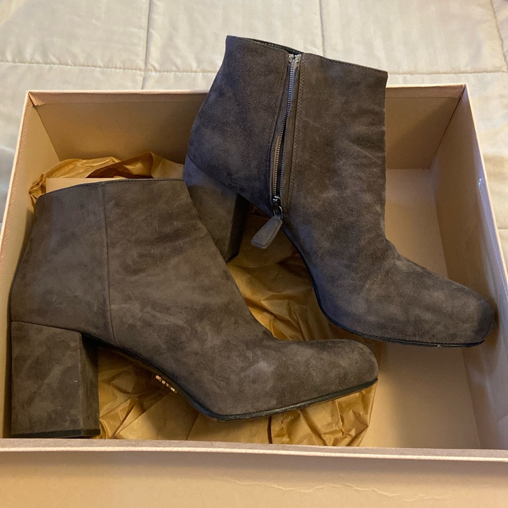 Prada Calzature Donna Camoscio Grey Heeled Booties
